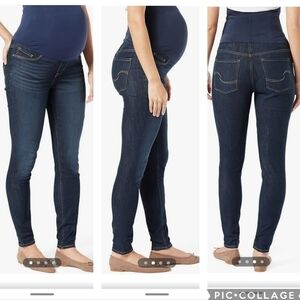 Signature by Levi Strauss Maternity Skinny Jeans